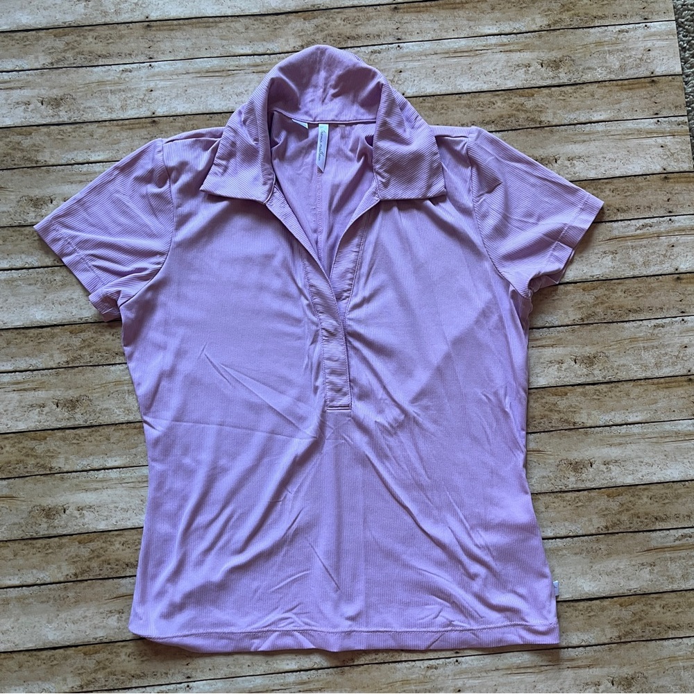Like new Travis Mathew women’s golf shirt